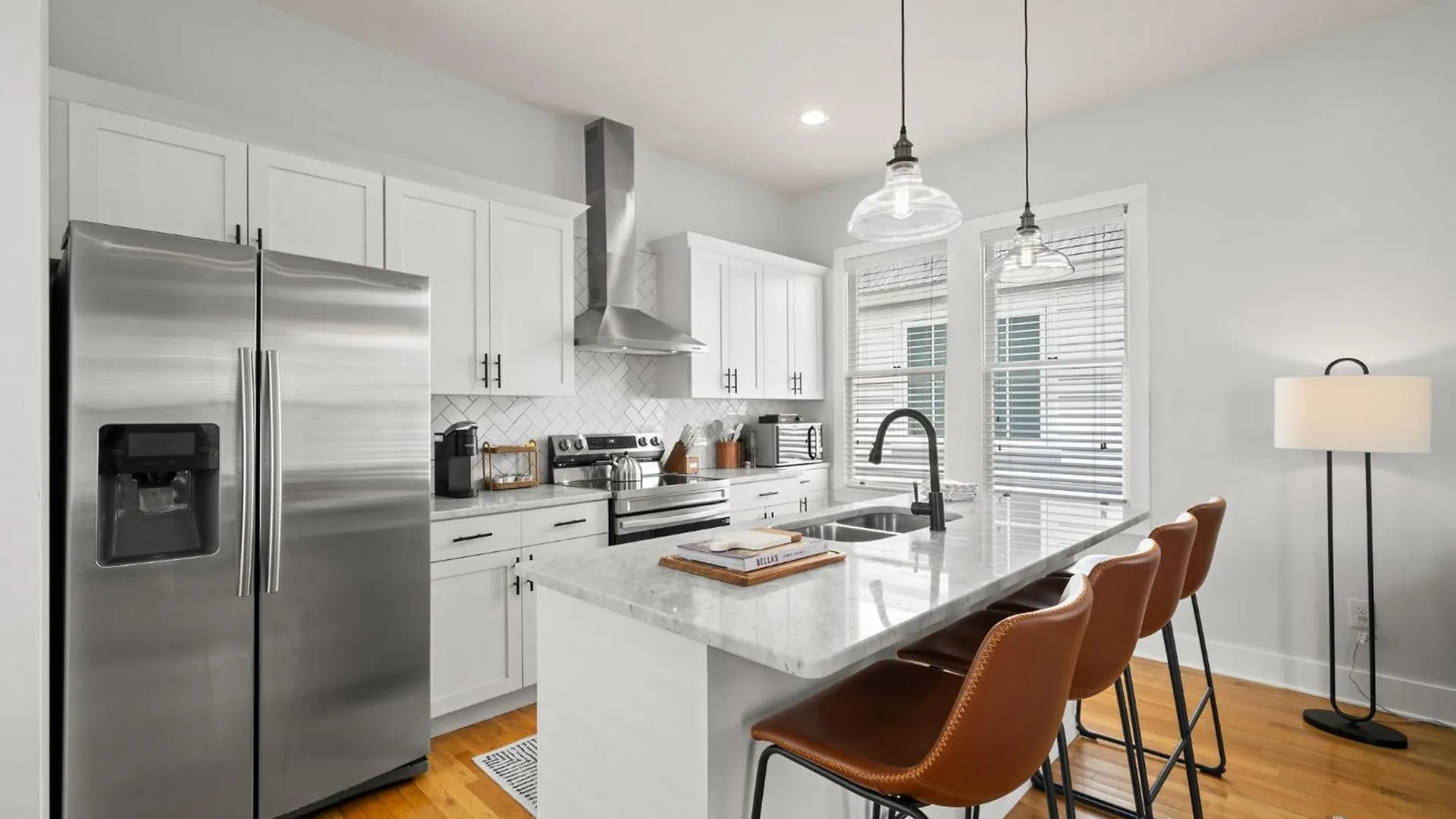 New! Casa Fuente - Beautifully Renovated Ybor Bungalow, Steps To 7Th Ave Tampa Holiday home